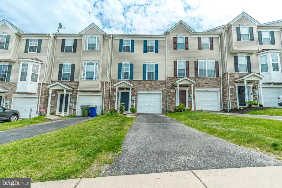 206 Bruaw Dr, York, PA 17406 - #3