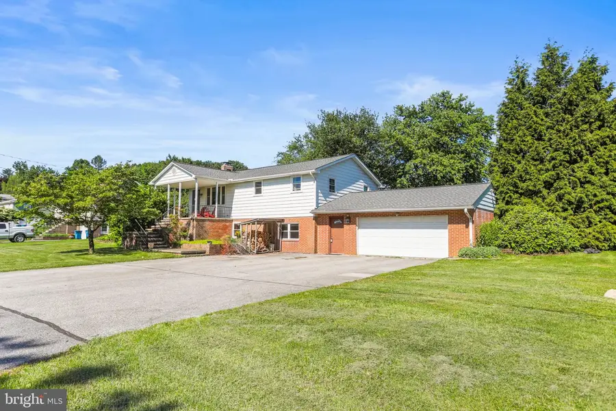 1734 Cemetery Rd, York, PA 17408 - #2