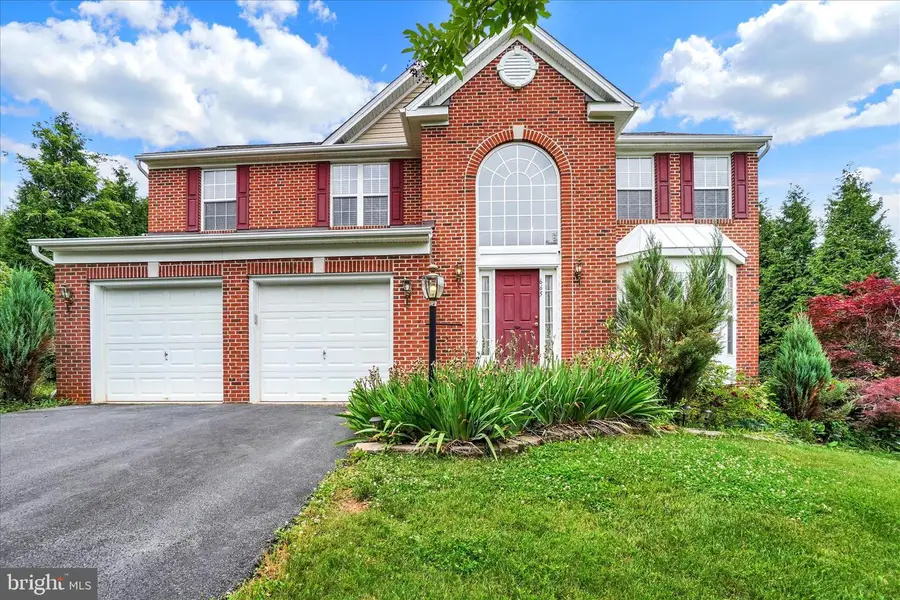 665 Clydesdale Dr, York, PA 17402 - #2