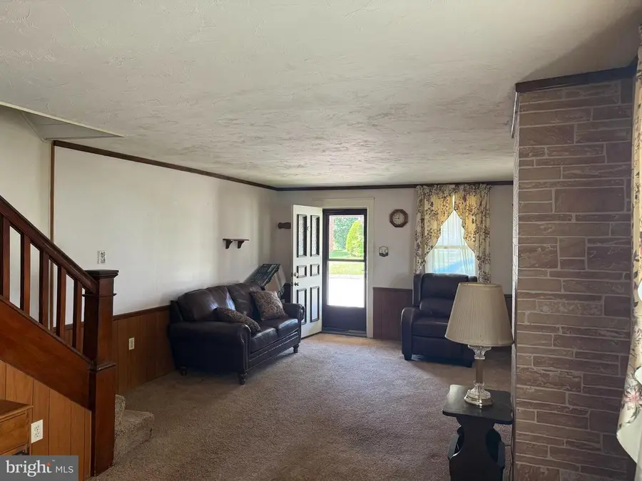 25 Harding St, Manchester, PA 17345 - #3