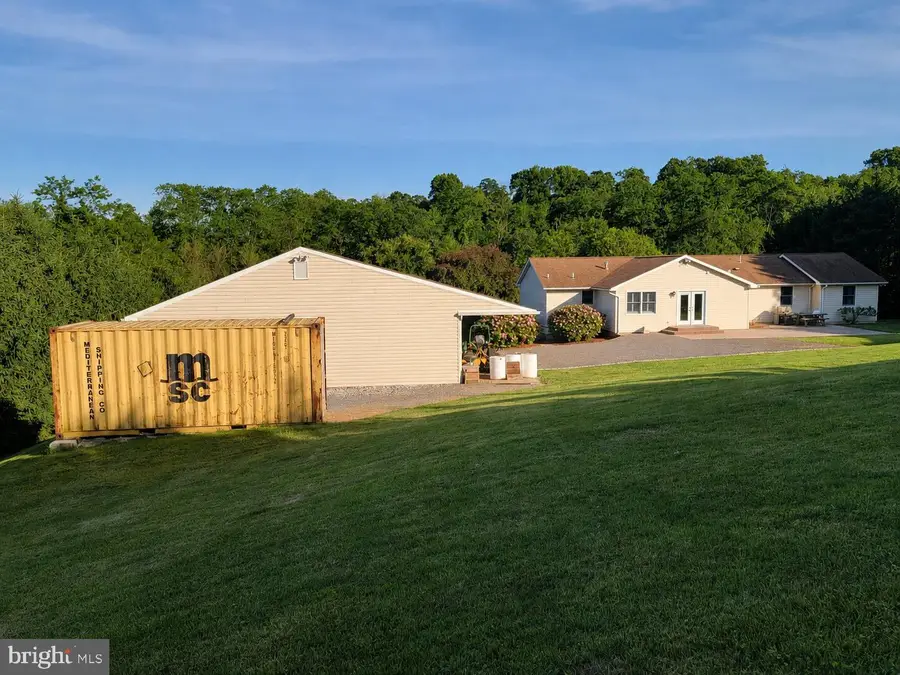 905 Bridgeton Rd, Fawn Grove, PA 17321 - #2