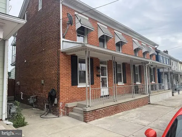 19 S Water St, SPRING GROVE, PA 17362