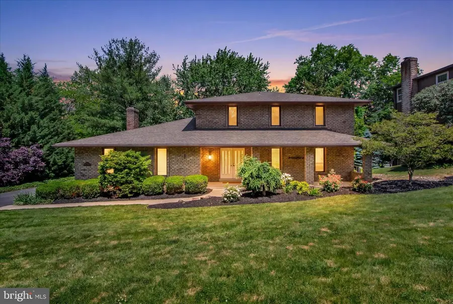 3240 Round Hill Rd, York, PA 17402 - #2