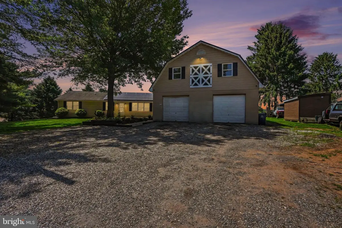 6068 Wildasin Rd, Spring Grove, PA 17362 - #1