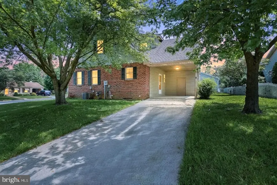 439 Grant Dr, Hanover, PA 17331 - #2