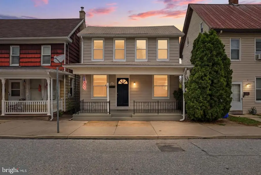 105 E Maple St, Dallastown, PA 17313 - #2