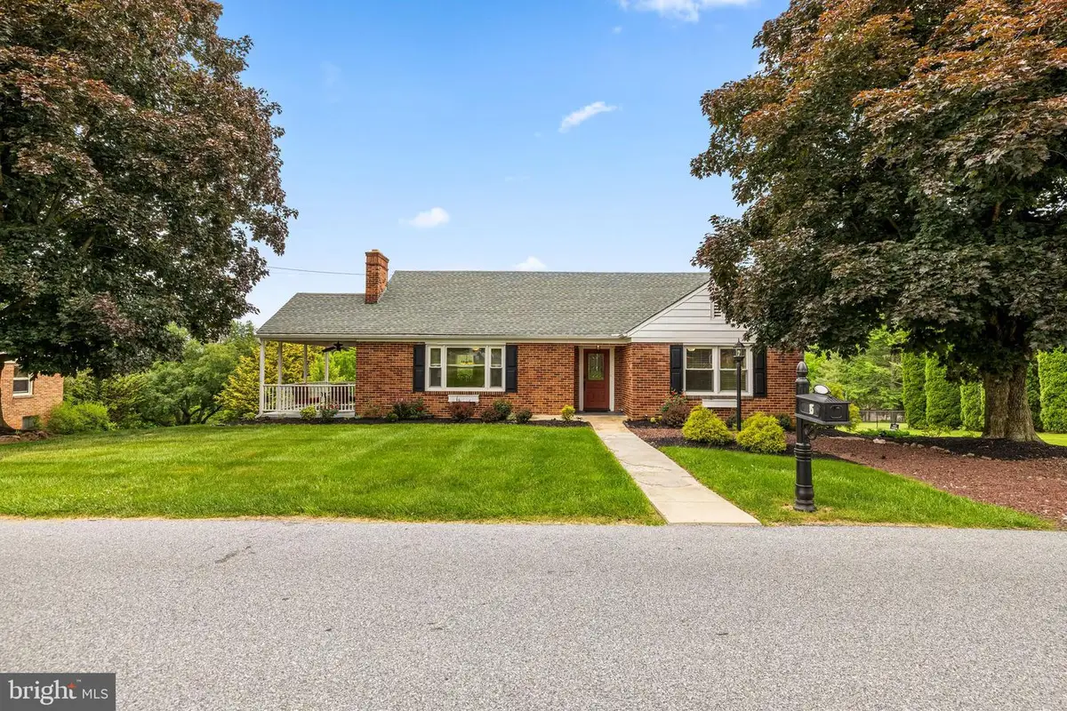 15 Pine St, Jacobus, PA 17407 - #1