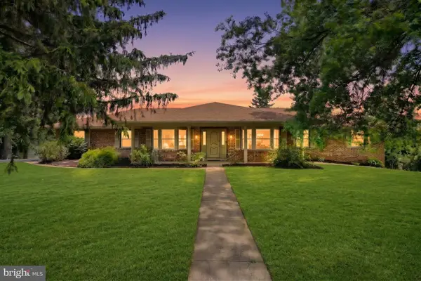 87 Churchill, YORK, PA 17403