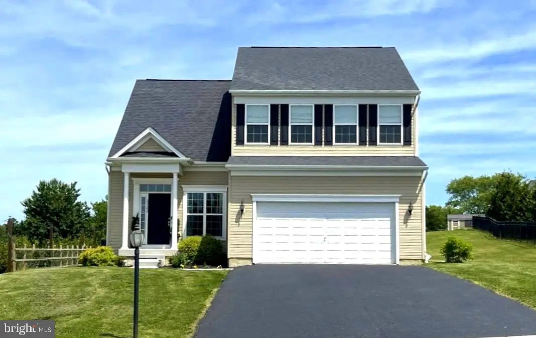 2322 Water Garden Dr, Hanover, PA 17331 - #1