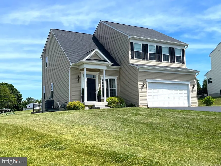 2322 Water Garden Dr, Hanover, PA 17331 - #2