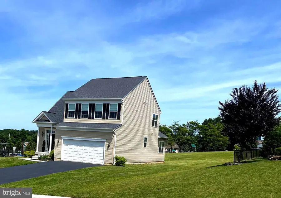 2322 Water Garden Dr, Hanover, PA 17331 - #3