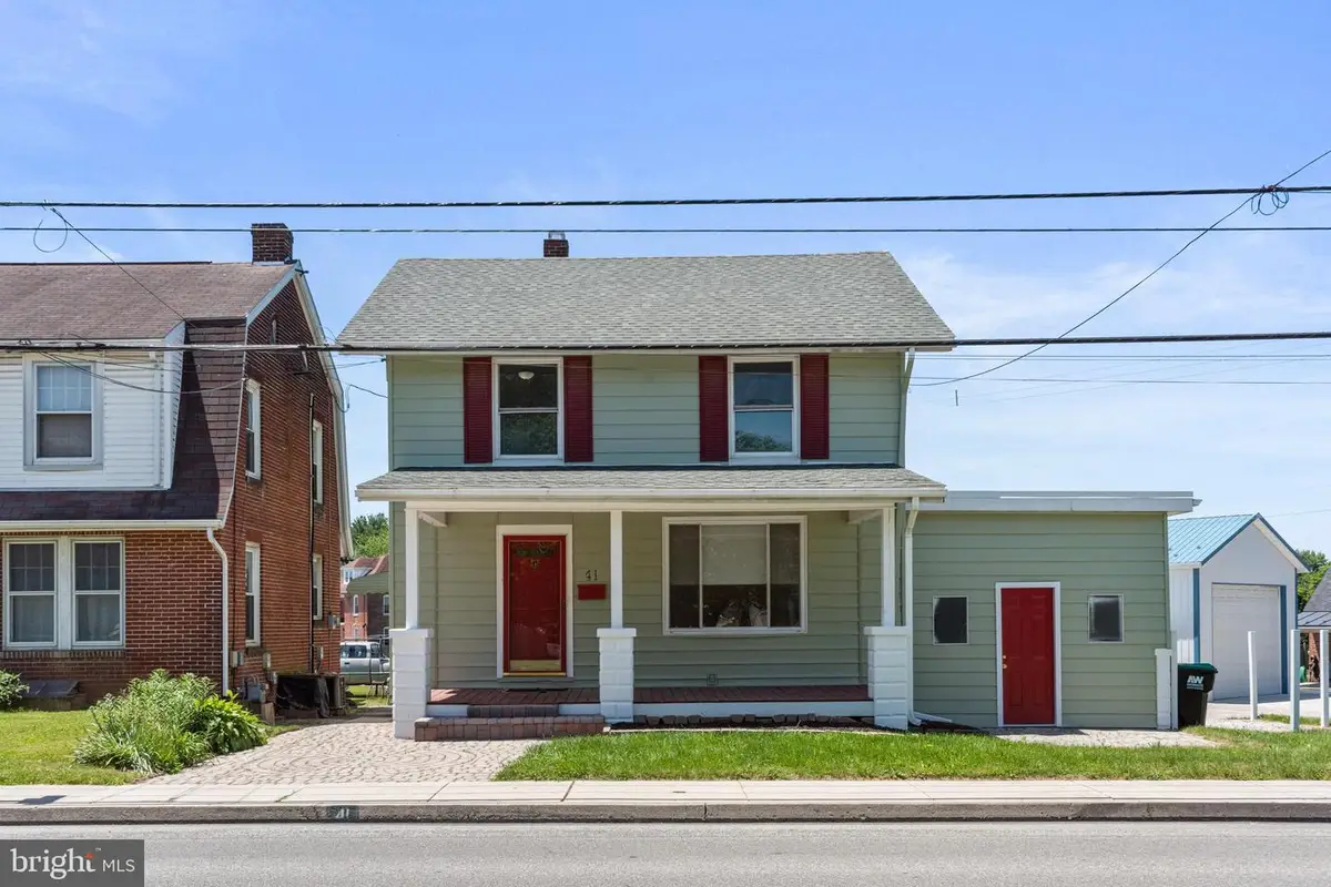 41 Center St, Hanover, PA 17331 - #1