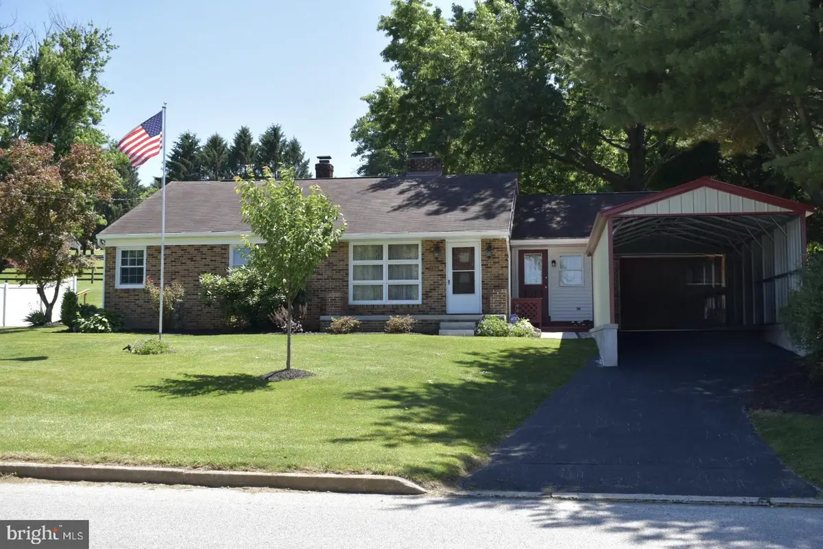 236 W Ore St, Seven Valleys, PA 17360 - #1