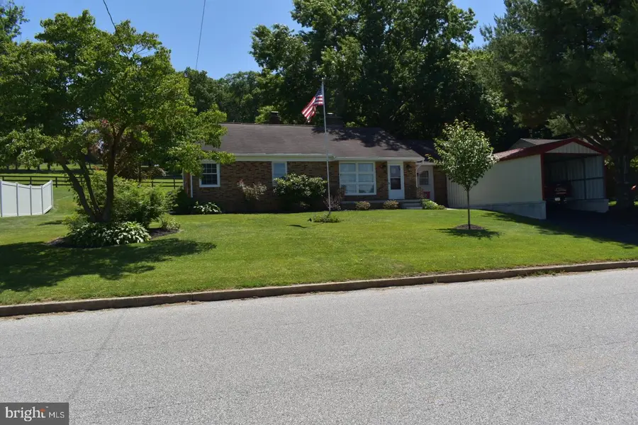 236 W Ore St, Seven Valleys, PA 17360 - #2