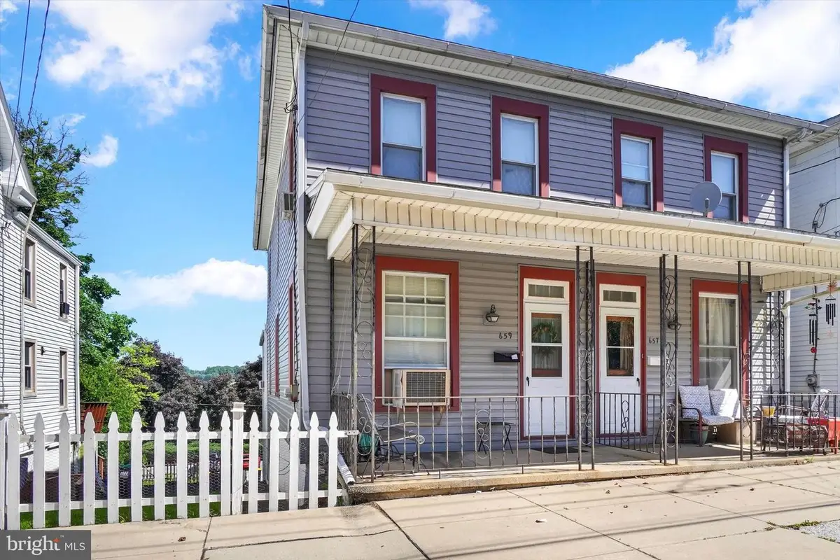 659 W Broadway, Red Lion, PA 17356 - #1