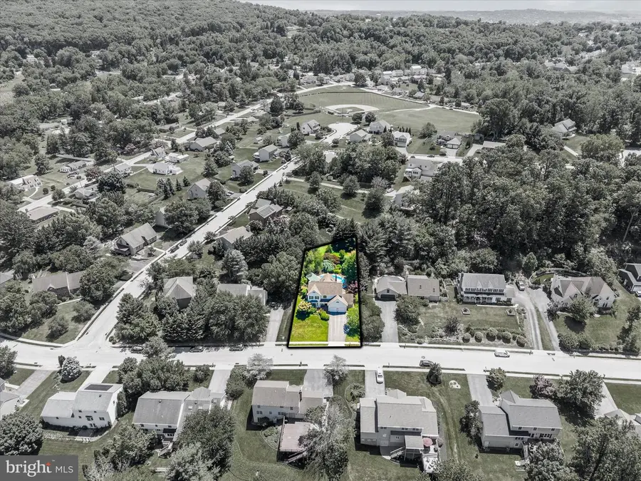 660 Woodside Rd, York, PA 17406 - #2