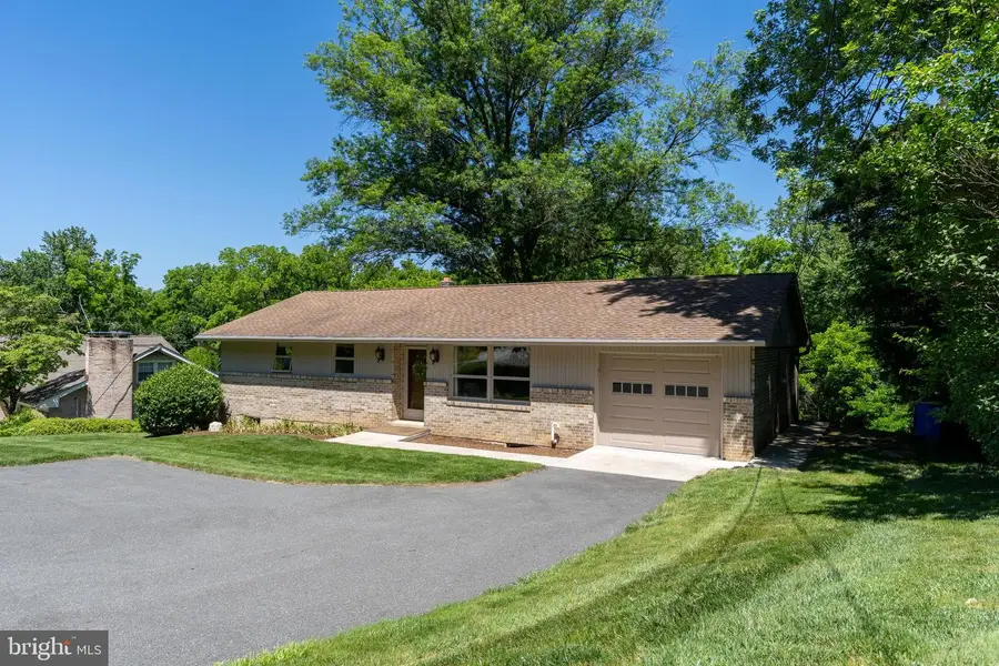 4156 Wilshire Dr, York, PA 17402 - #3