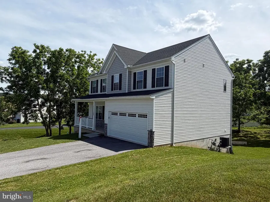160 Payne Dr, Mount Wolf, PA 17347 - #2