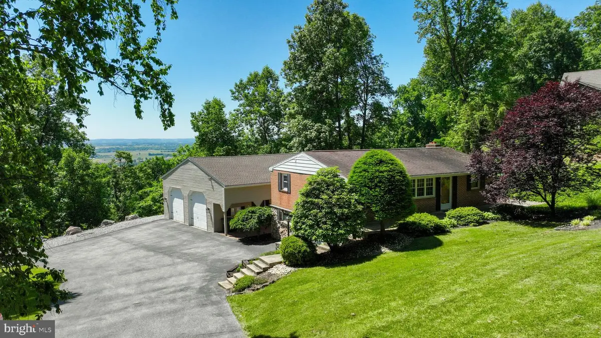 2460 Sky Top Trl, Dover, PA 17315 - #1