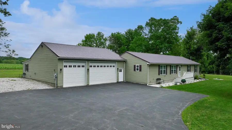 1025 White Oak Rd, Windsor, PA 17366 - #2