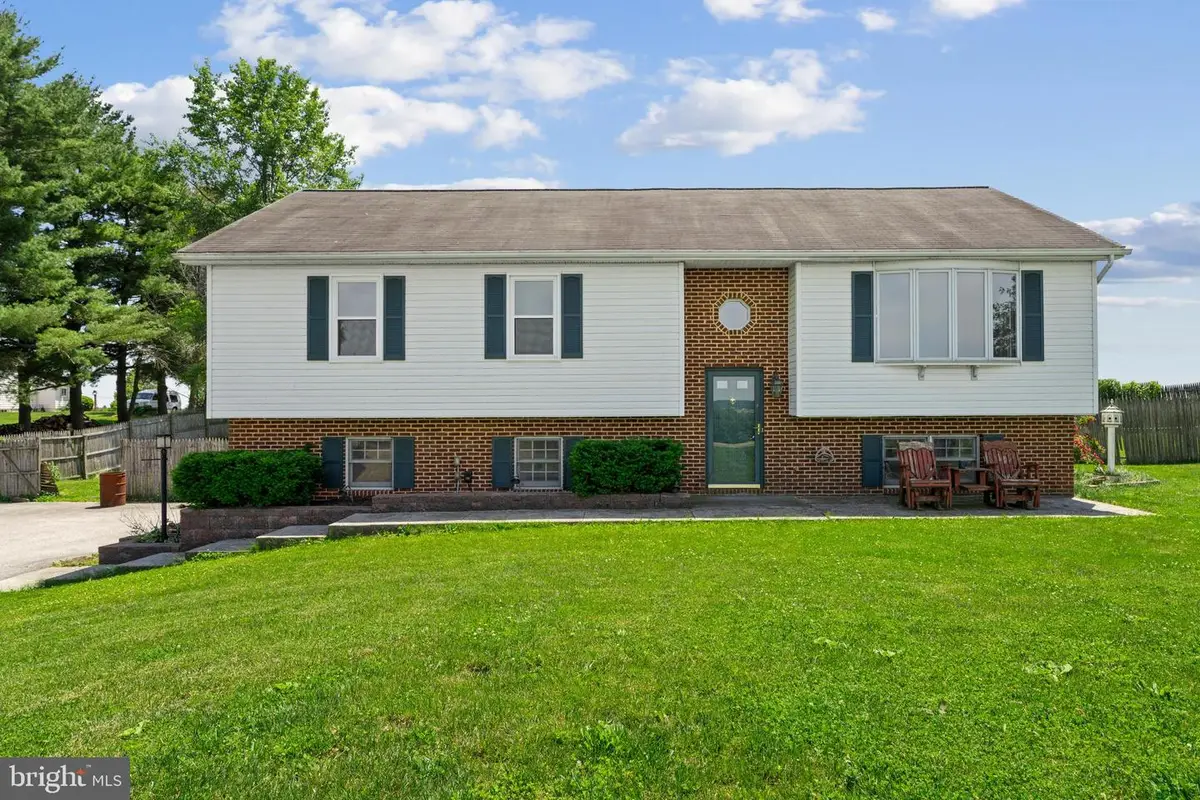 6442 Walker Rd, Stewartstown, PA 17363 - #1
