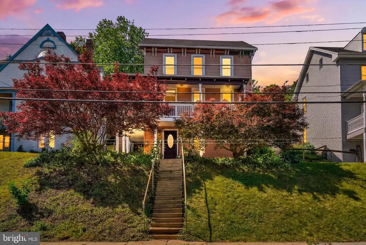 36 Hanover St, Glen Rock, PA 17327 - #1