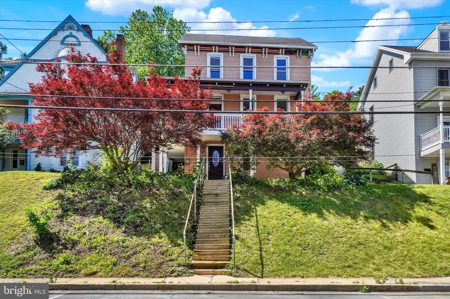 36 Hanover St, Glen Rock, PA 17327 - #2