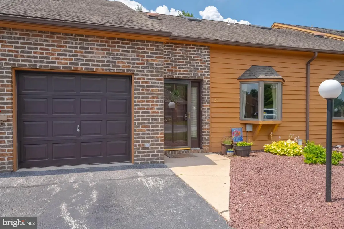 27 Westview Mnr Mnr #27, York, PA 17408 - #1