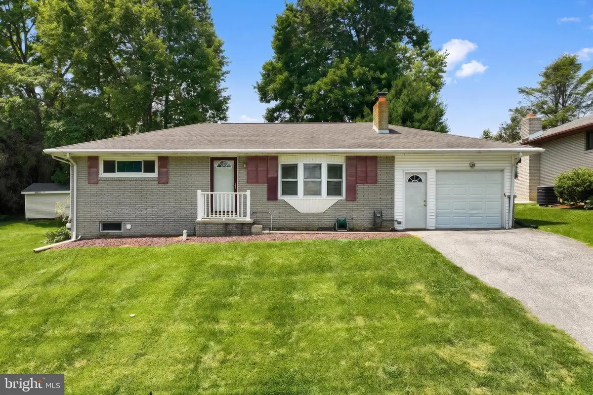 620 Memory Ln, Red Lion, PA 17356 - #1