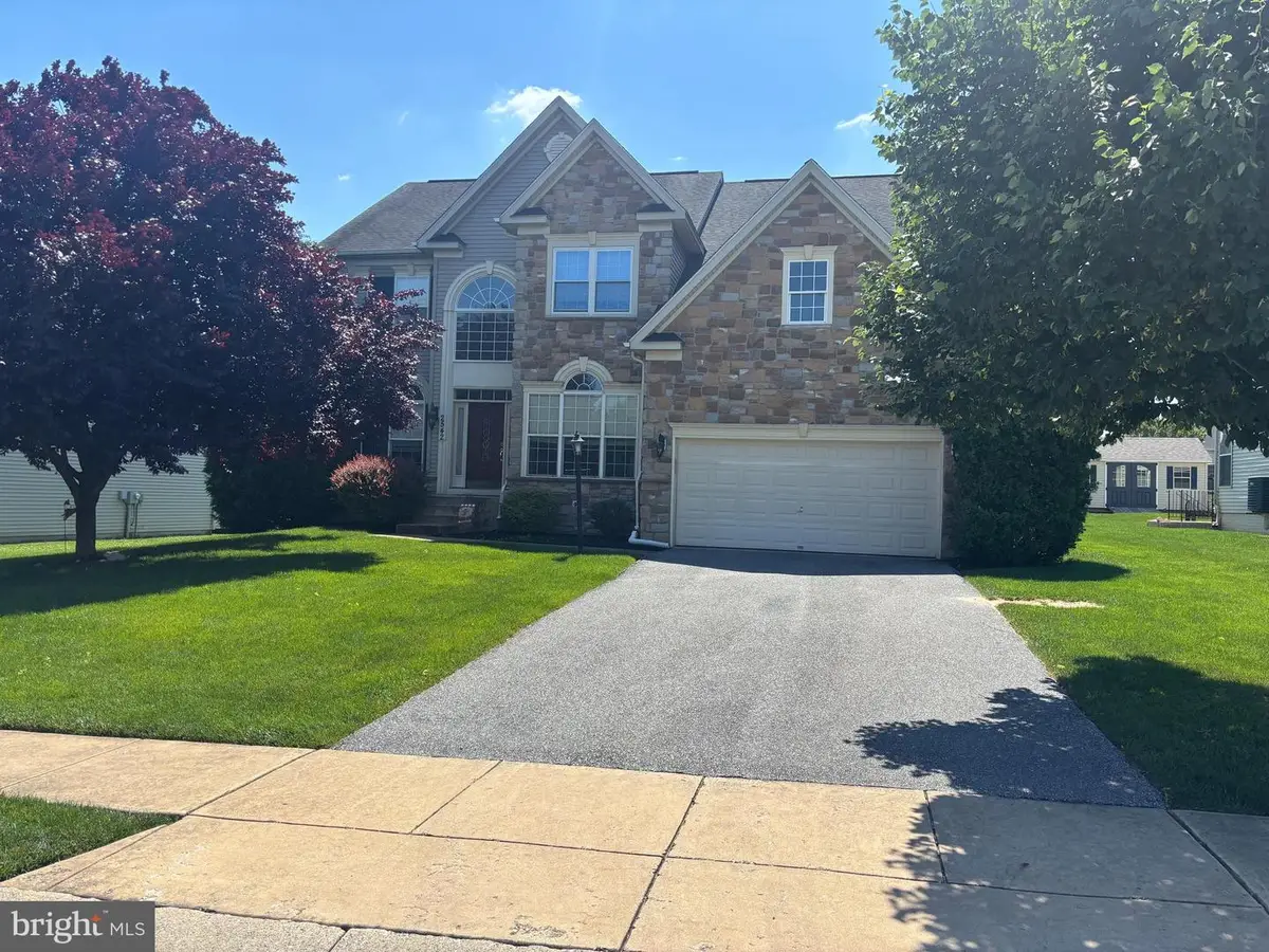 2542 Brownstone Ct, Dover, PA 17315 - #1