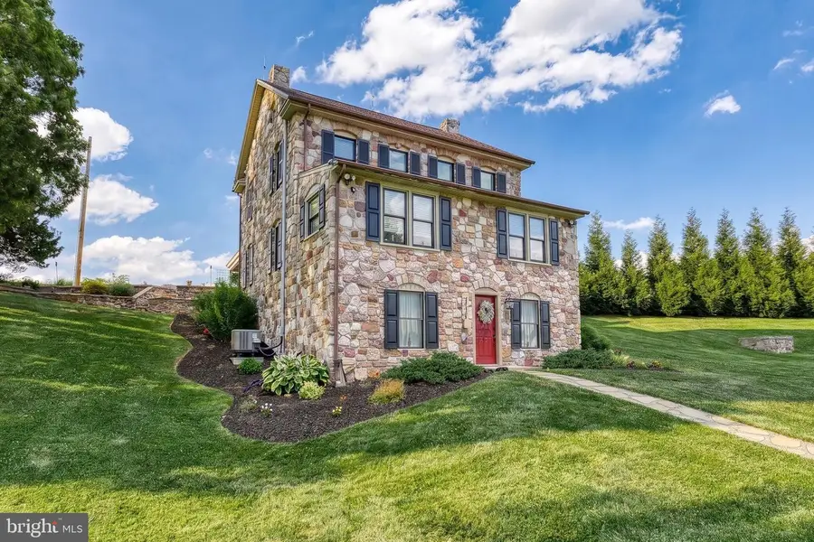 2415 Clearview Ln, Spring Grove, PA 17362 - #3