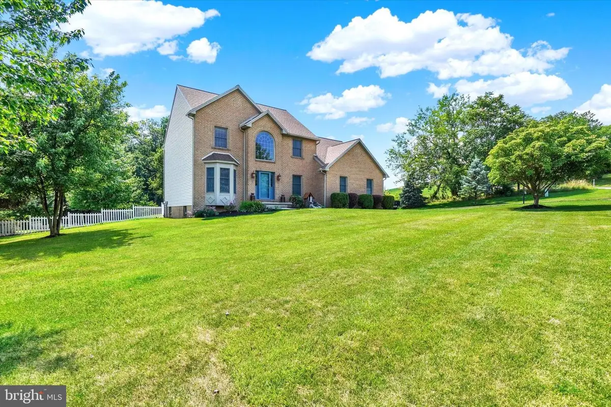 490 S Park St, Dallastown, PA 17313 - #1
