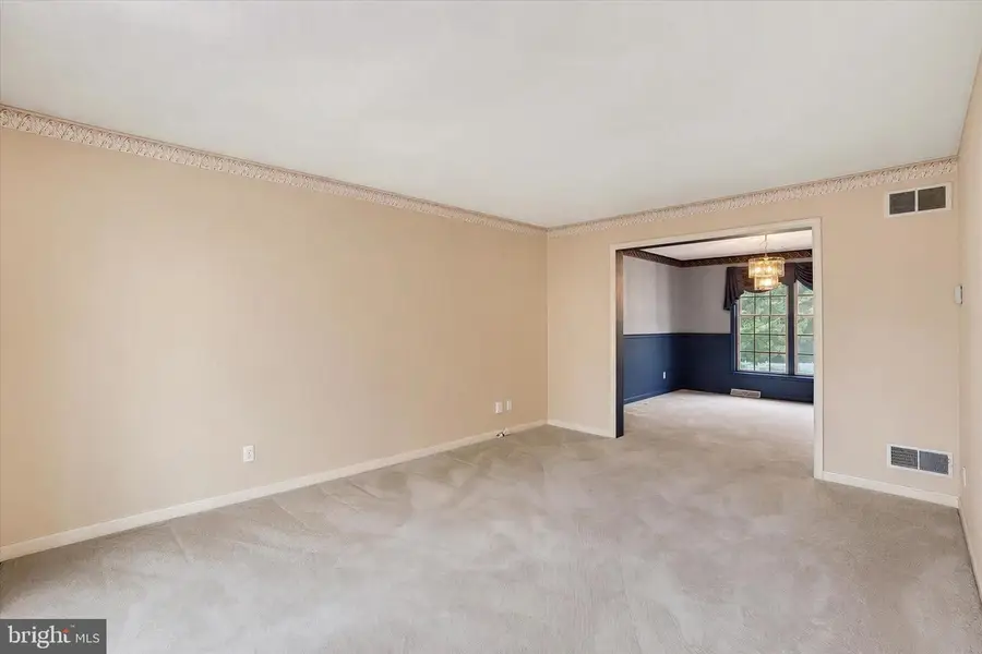 490 S Park St, Dallastown, PA 17313 - #3