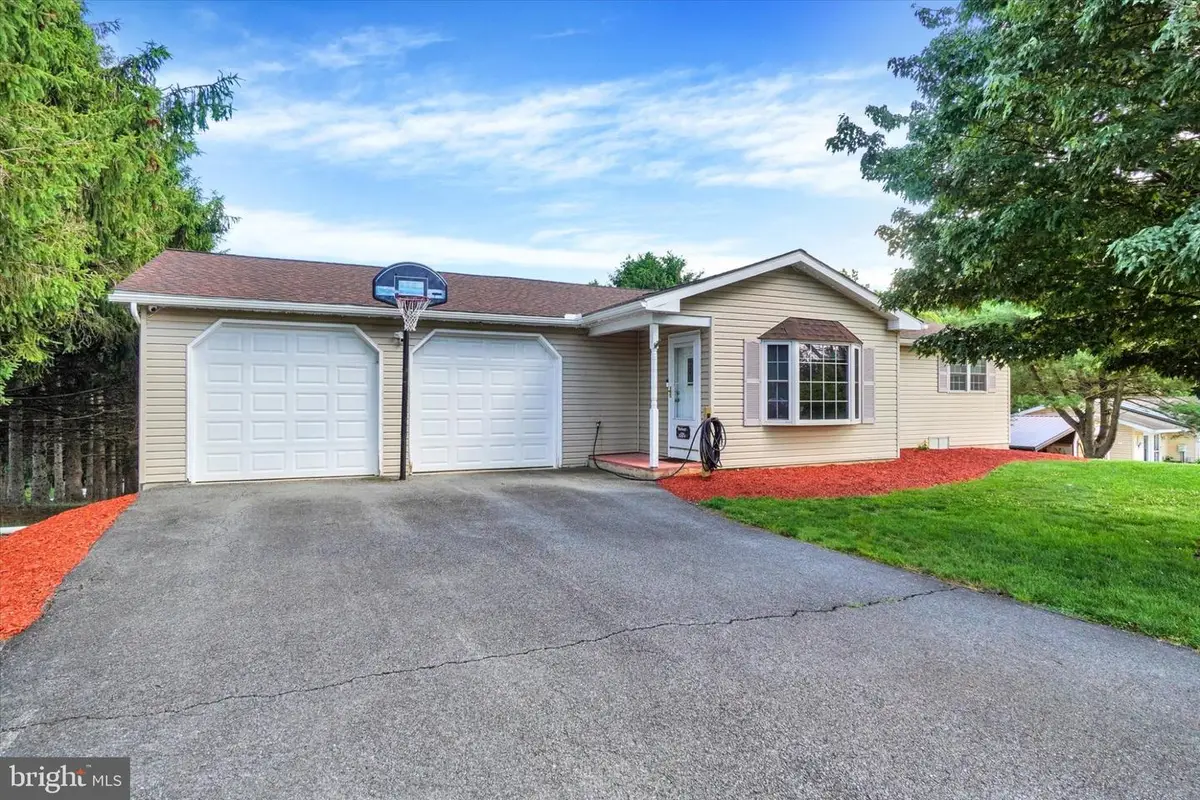 1708 Manor Rd, Windsor, PA 17366 - #1