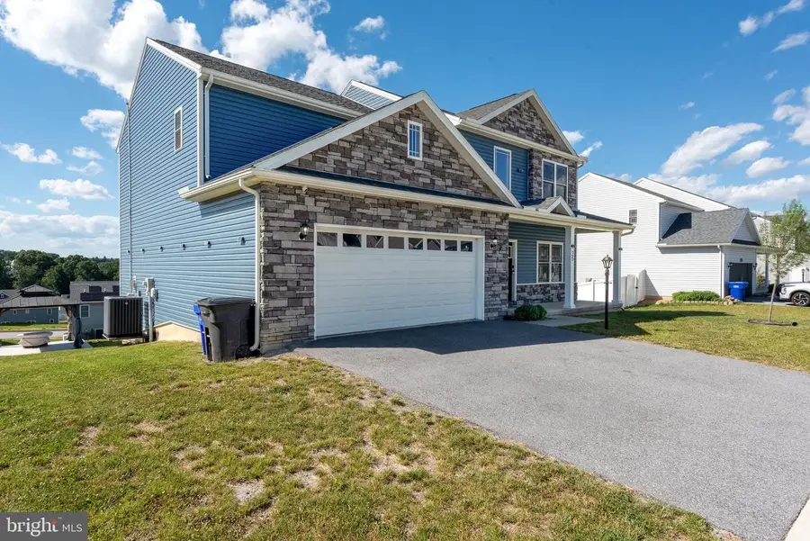 25 Steeple Chase Dr, York Haven, PA 17370 - #2
