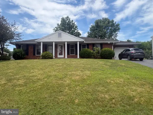 2718 Ridings Way, YORK, PA 17408