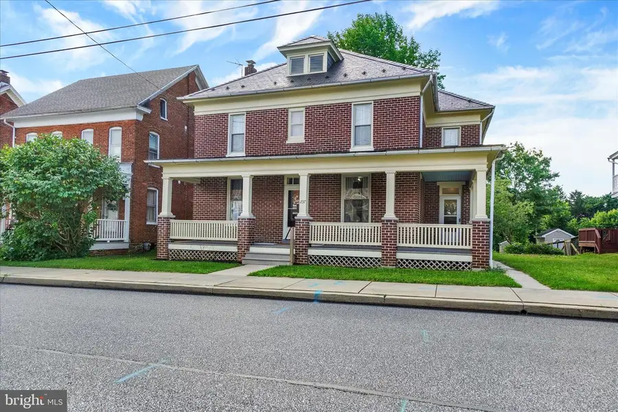 237 S Pleasant Ave, Dallastown, PA 17313 - #2