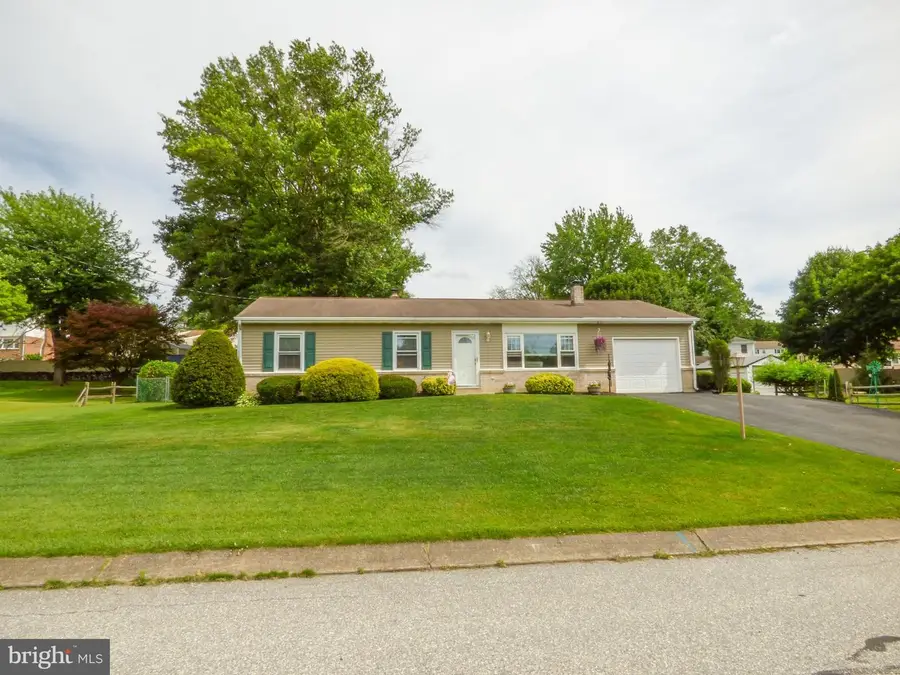 4325 Pinewood Ln, York, PA 17402 - #2