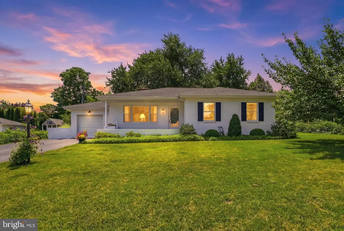 348 Hillside Ln, York, PA 17403 - #1