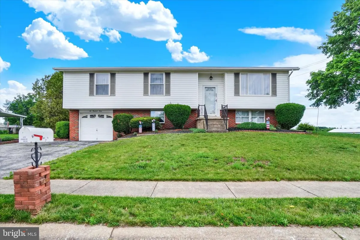 603 Oakwood Dr, Dover, PA 17315 - #1