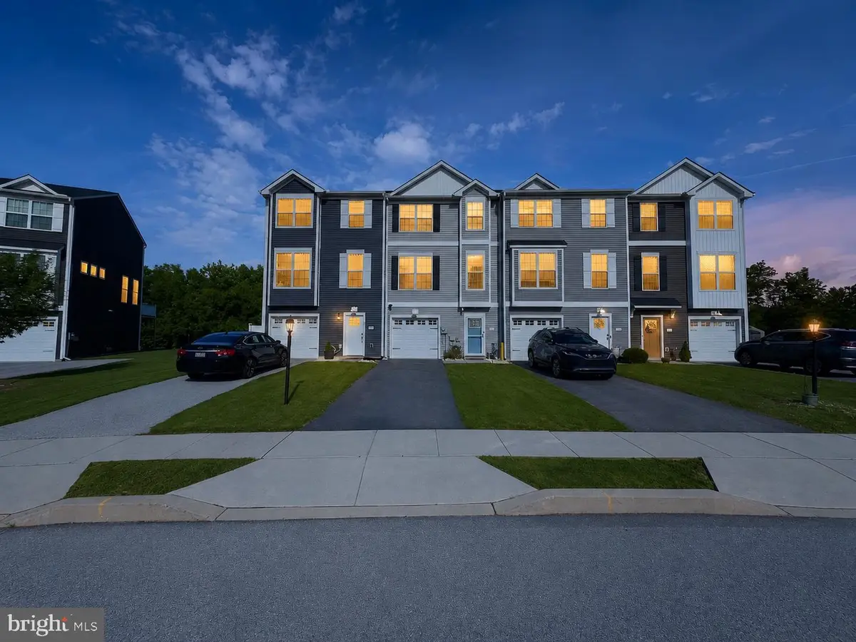 521 Charles Ave, Hanover, PA 17331 - #1