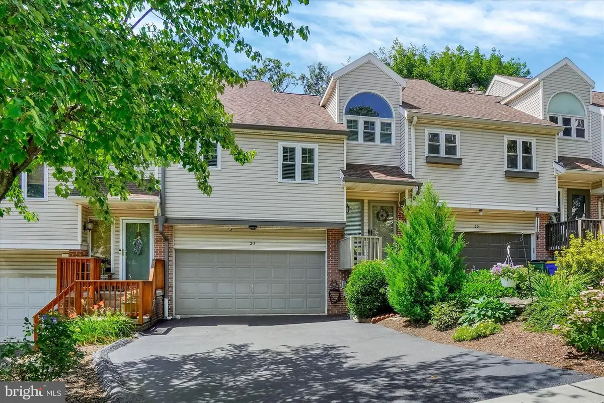 20 Greenleaf Rd, York, PA 17406 - #1