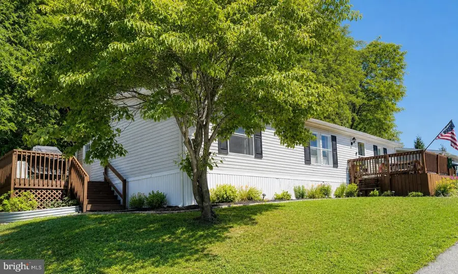54 Cherokee Dr, Windsor, PA 17366 - #2