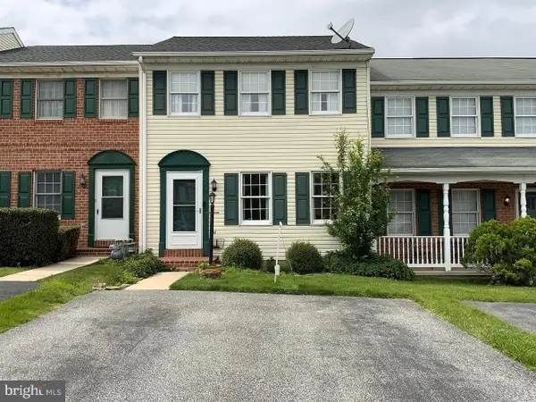 295 Robin Hill Cir, YORK, PA 17404