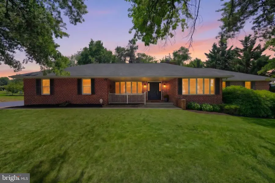 910 Shenandoah Ln, York, PA 17404 - #2