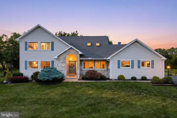 2380 Barrister Dr, YORK, PA 17404