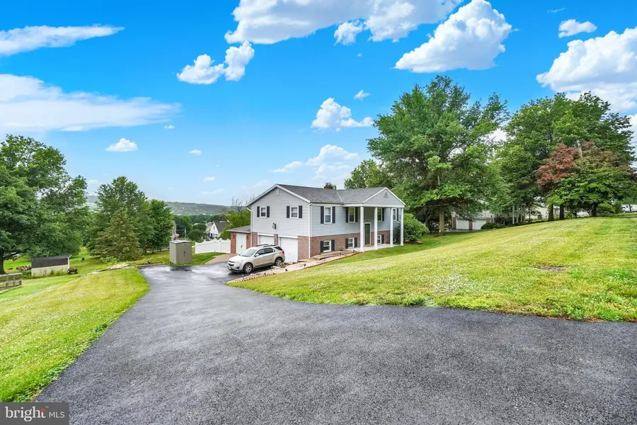 20 Oak Dr, Mount Wolf, PA 17347 - #3