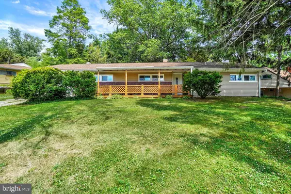 1241 Wogan Rd, YORK, PA 17404