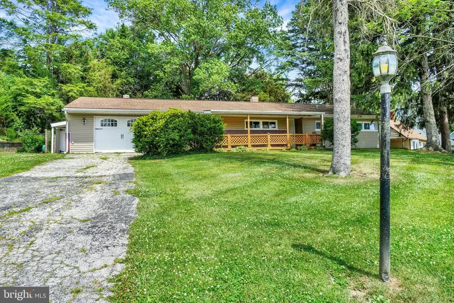 1241 Wogan Rd, York, PA 17404 - #2