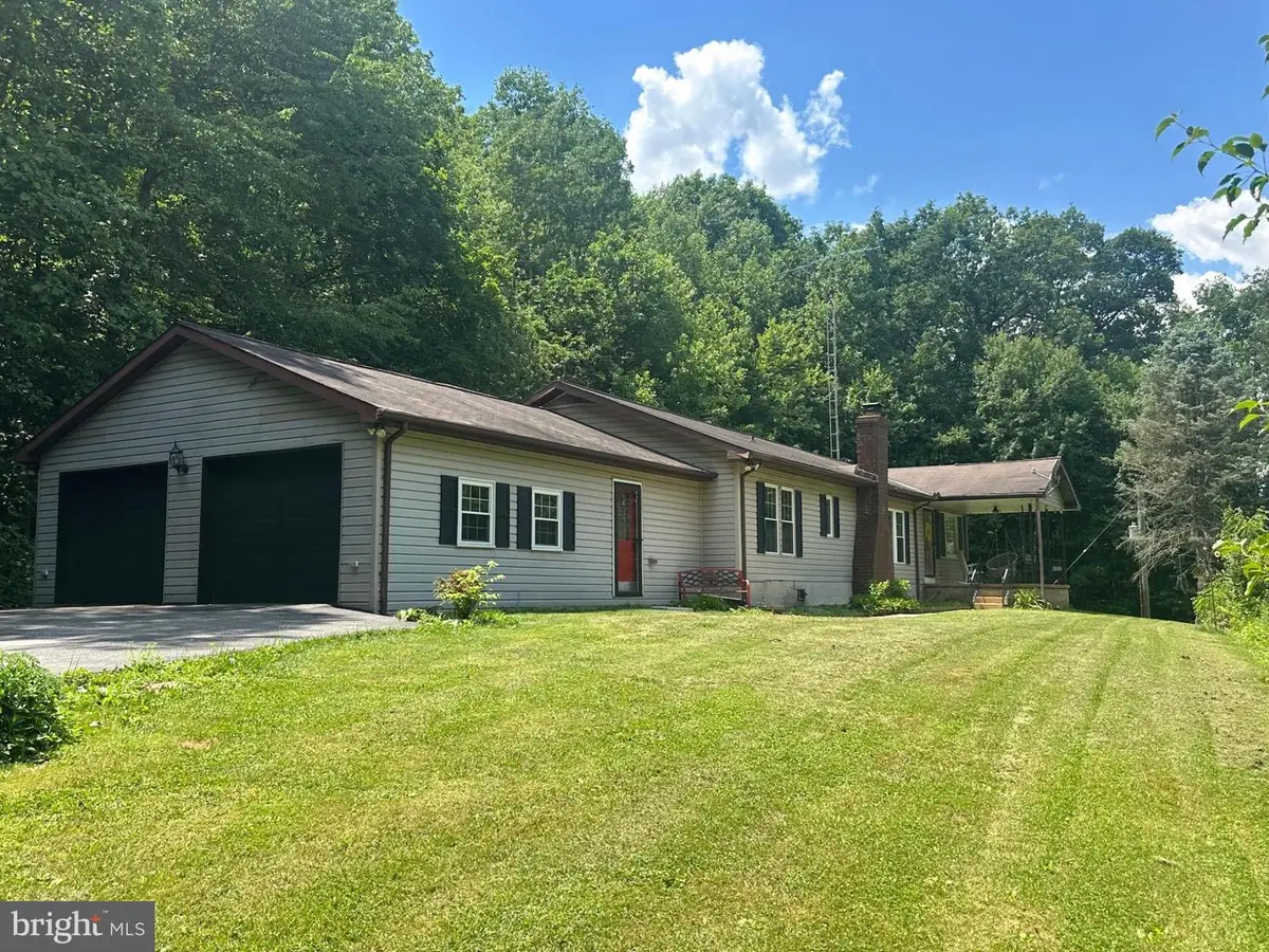 7426 Spring Rd, Seven Valleys, PA 17360 - #1